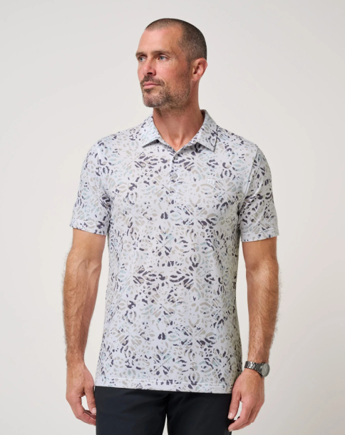 Travis Mathew Mens Featherweight Chill Polo - White i gruppen Golfkl�der / Golfkl�der Herr / Pik�tr�jor hos Tee Two Green AB (A46174-1WHT)